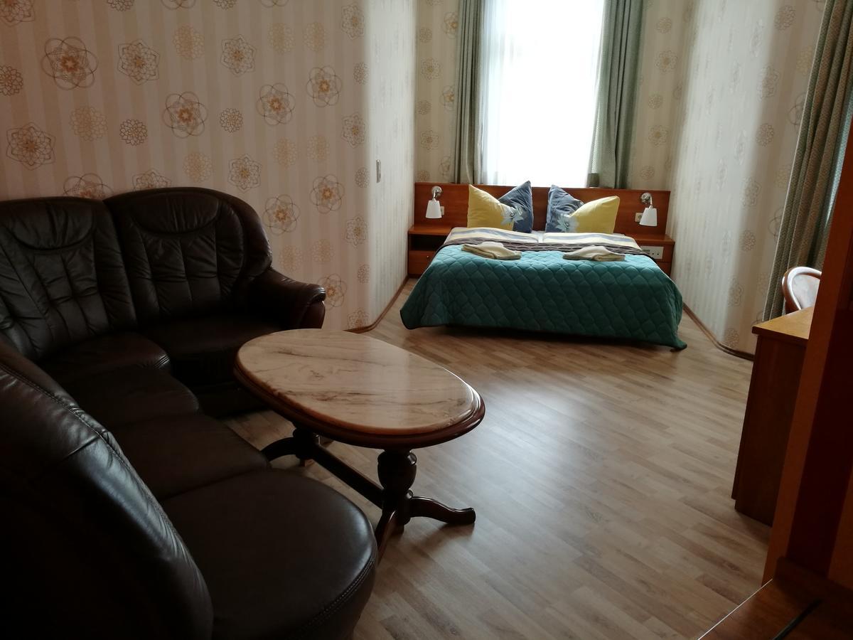 Hotel Restaurant Hohe Tanne Grossbreitenbach Екстер'єр фото