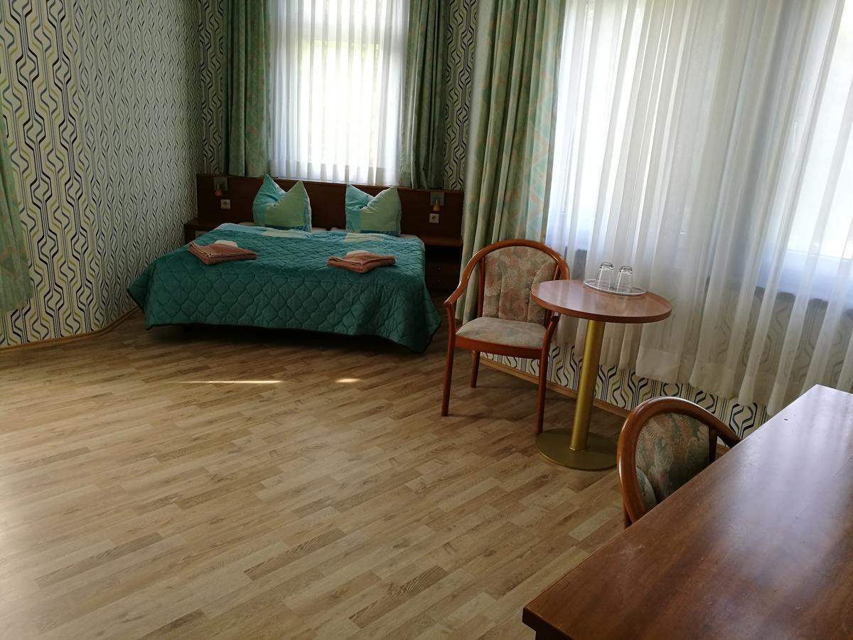 Hotel Restaurant Hohe Tanne Grossbreitenbach Екстер'єр фото